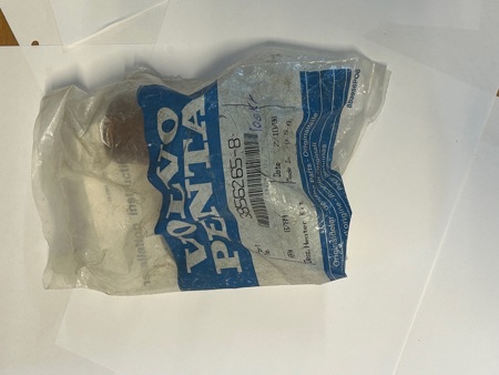 Volvo varmvattenutlopp 3856265