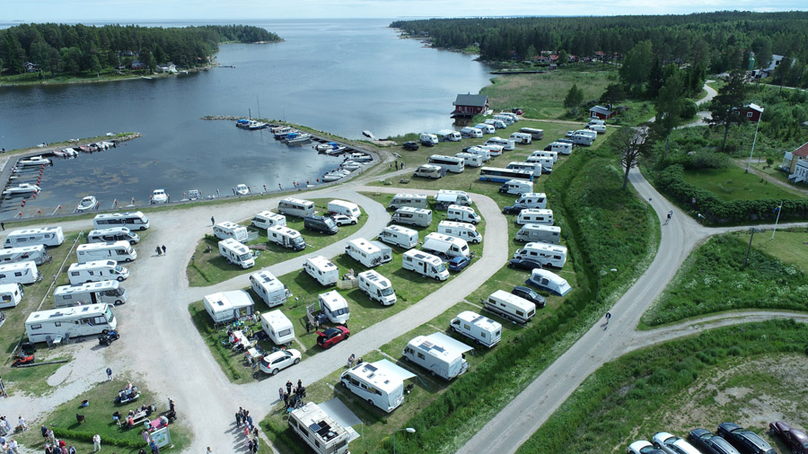 Latrintömning